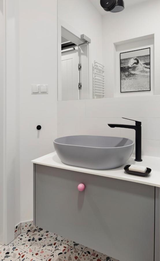 Apartment T9